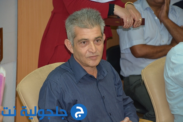 رئيس بلدية الطيرة يُكرم المربي يونس جبارين لدوره في الافراج عن د. فادي خاسكية 